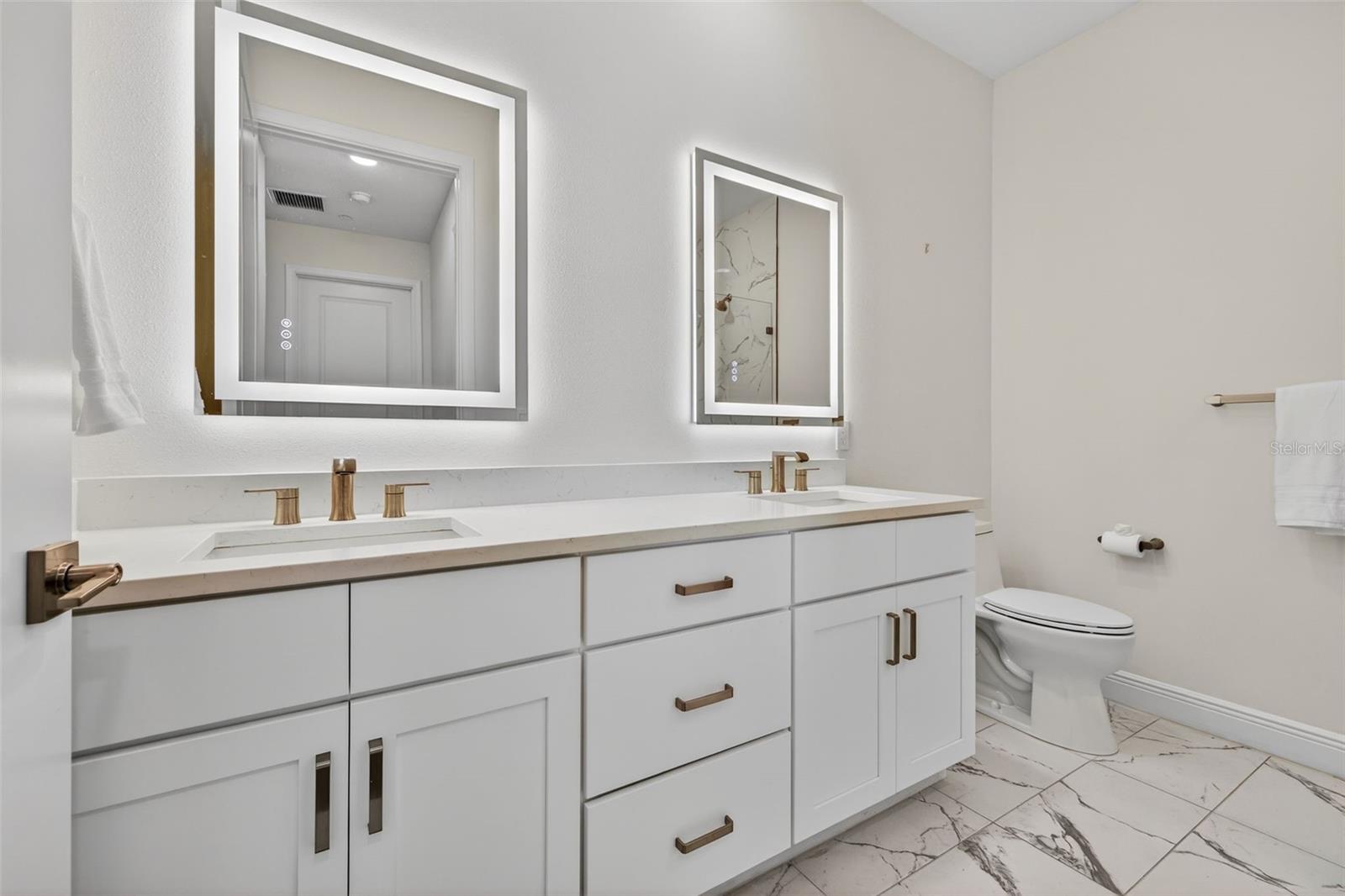 644 3RD AVE S #202, ST PETERSBURG, FL, 33701