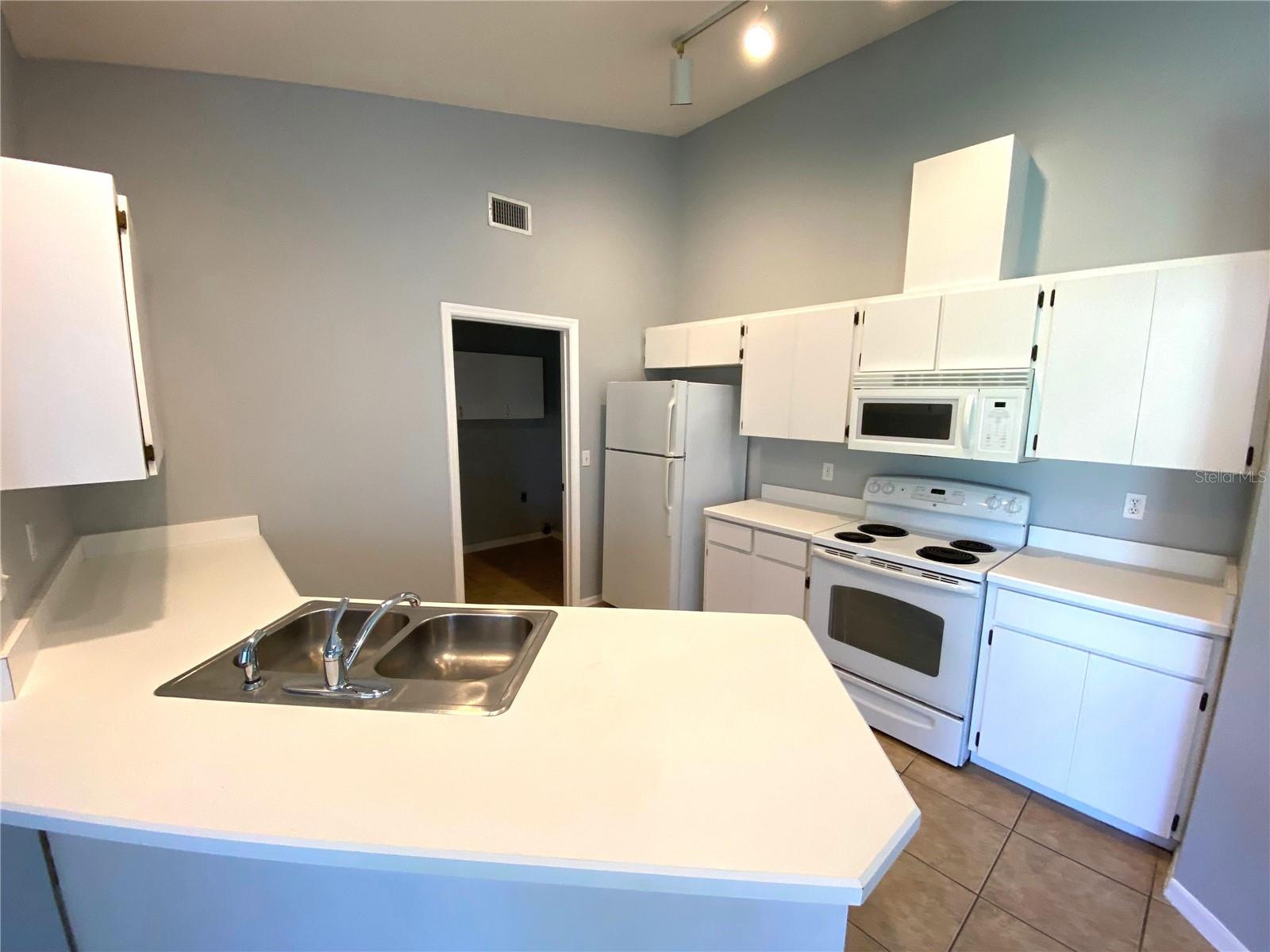 100 WOOD HAVEN DR, PALM COAST, FL, 32164