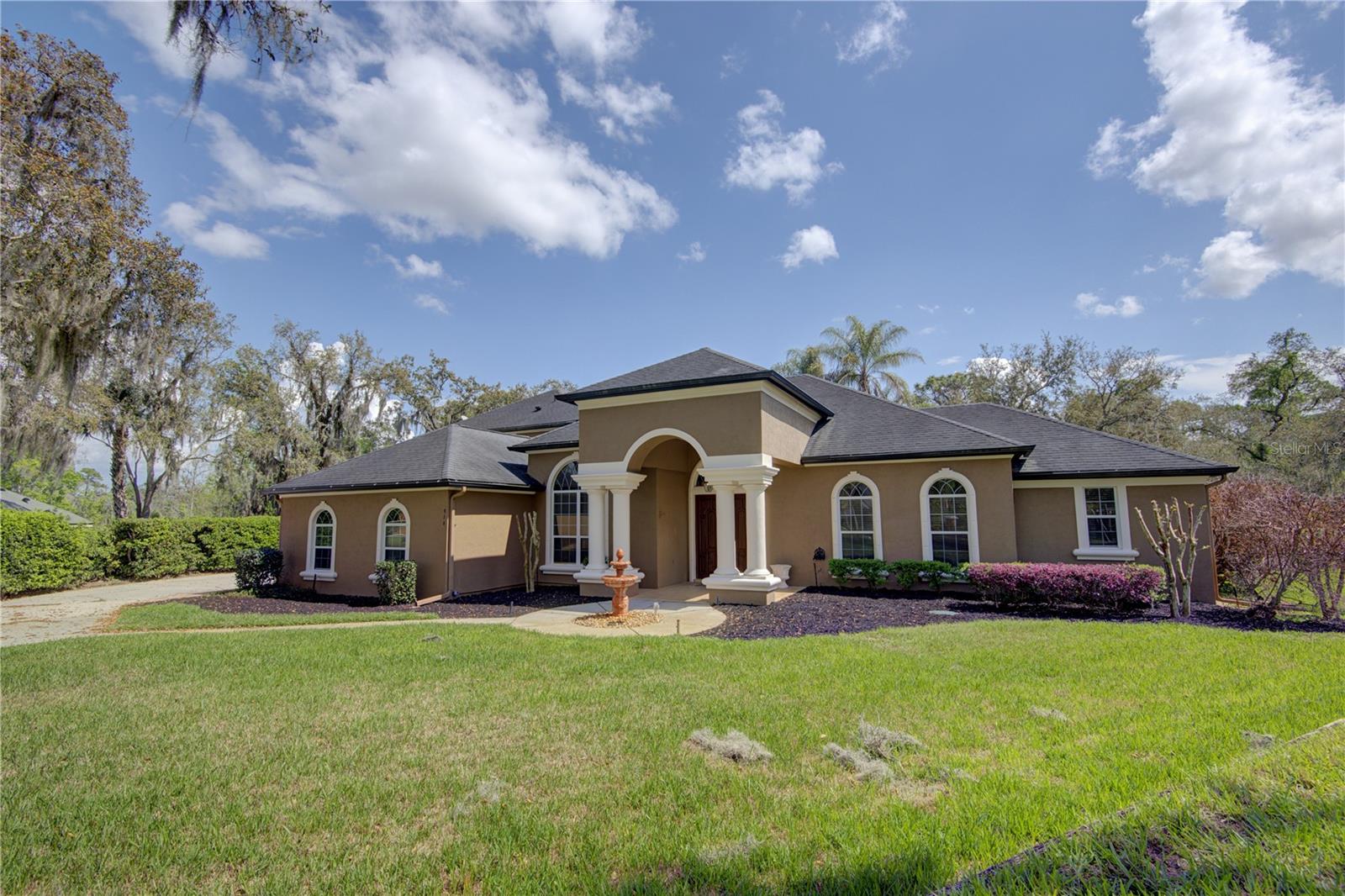 916 MILLS ESTATE PL, CHULUOTA, FL, 32766
