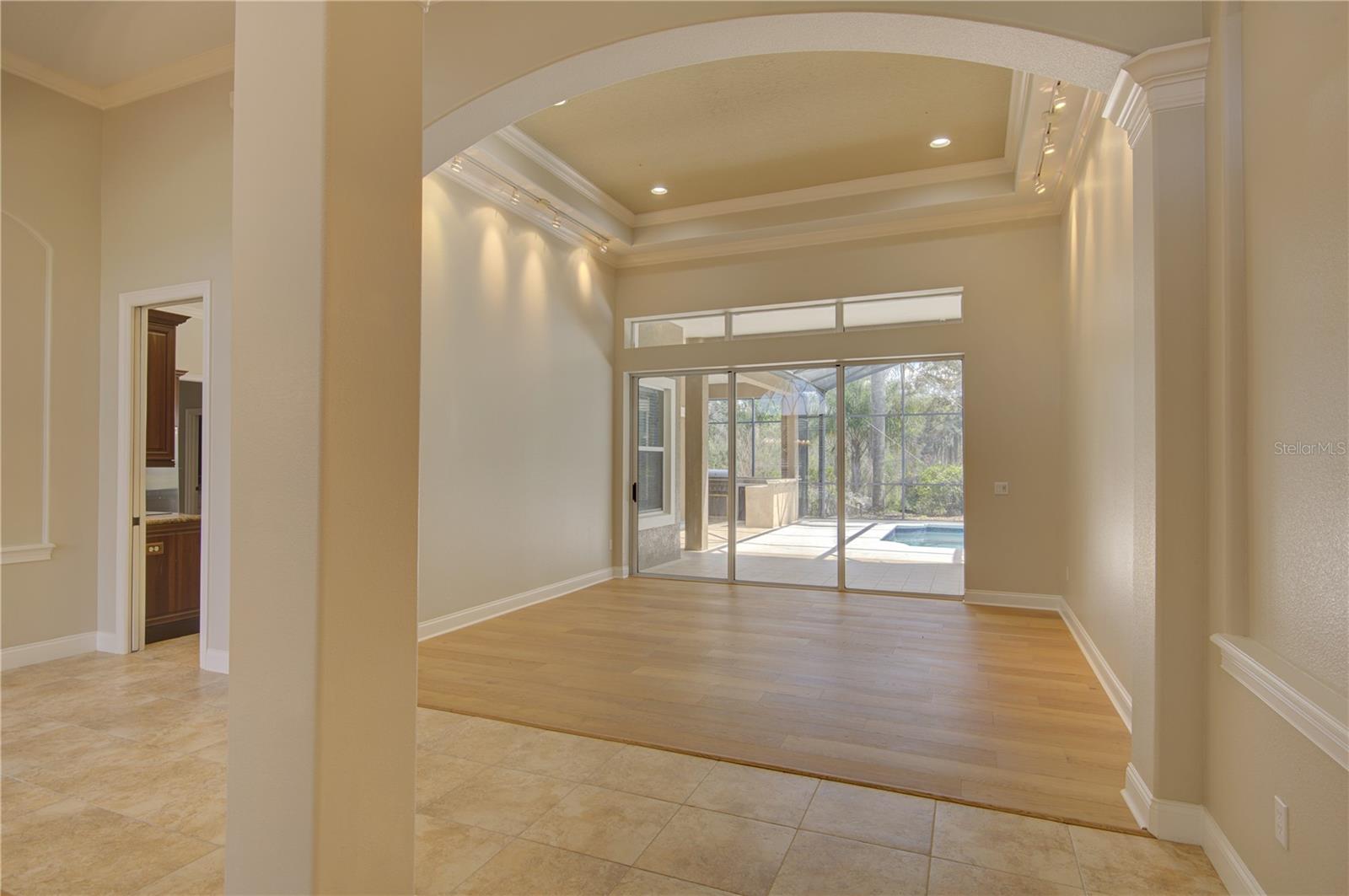 916 MILLS ESTATE PL, CHULUOTA, FL, 32766