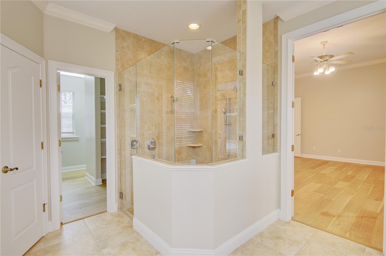 916 MILLS ESTATE PL, CHULUOTA, FL, 32766