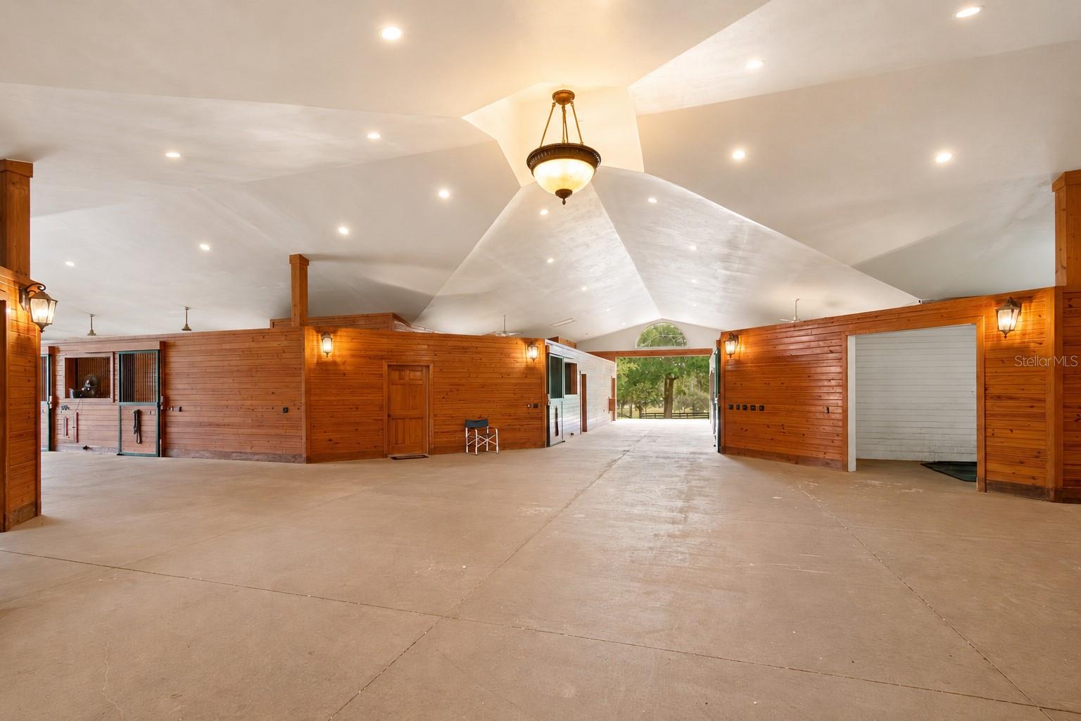 6157 W HIGHWAY 329, REDDICK, FL, 32686