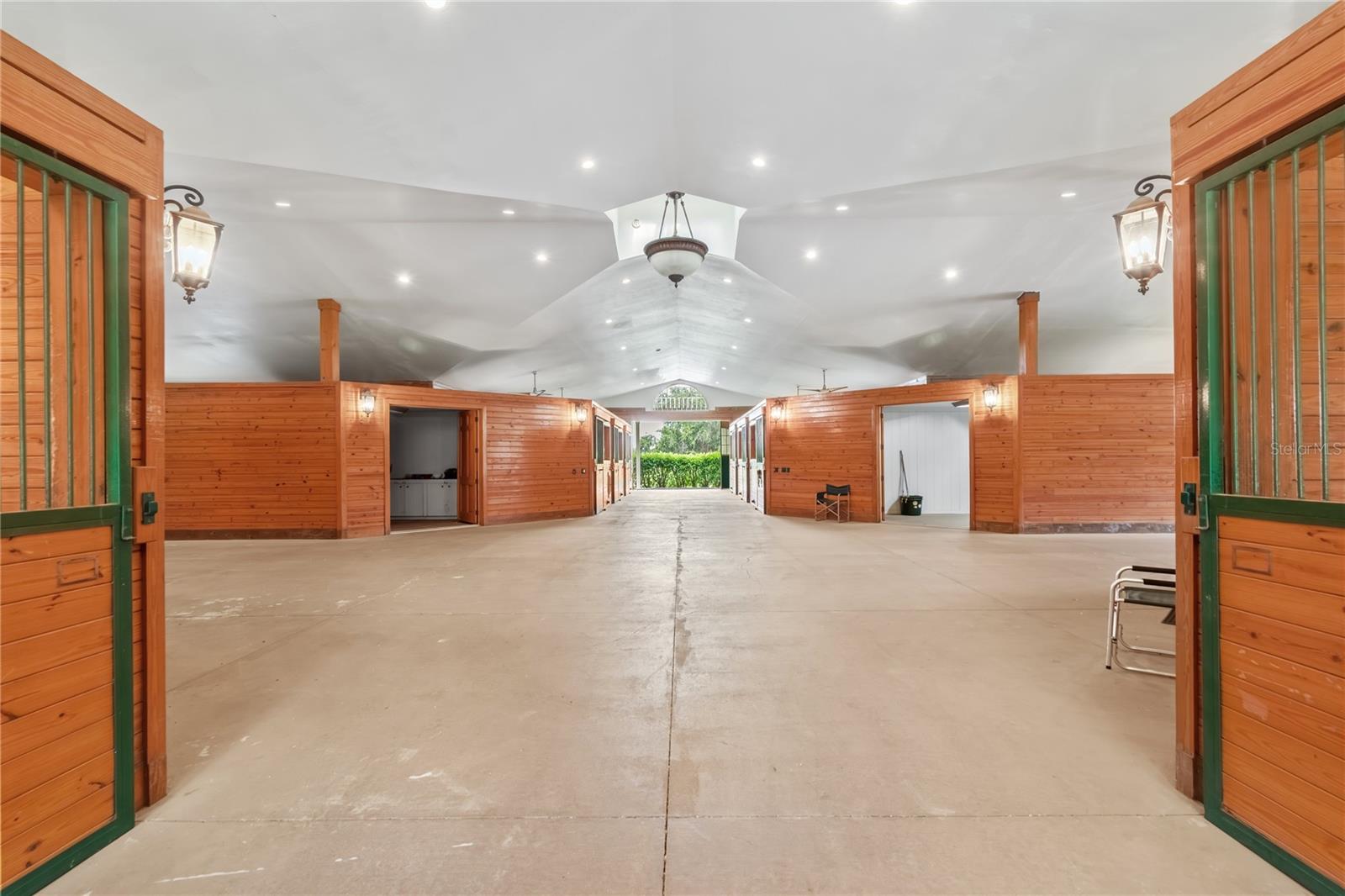 6157 W HIGHWAY 329, REDDICK, FL, 32686