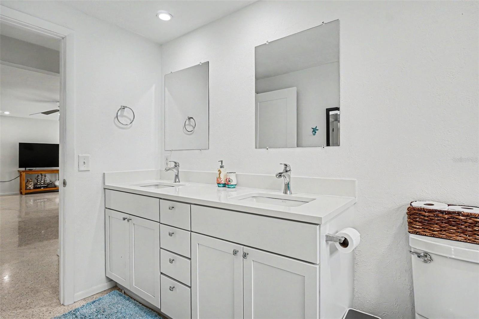 413 PAMETO RD, NOKOMIS, FL, 34275