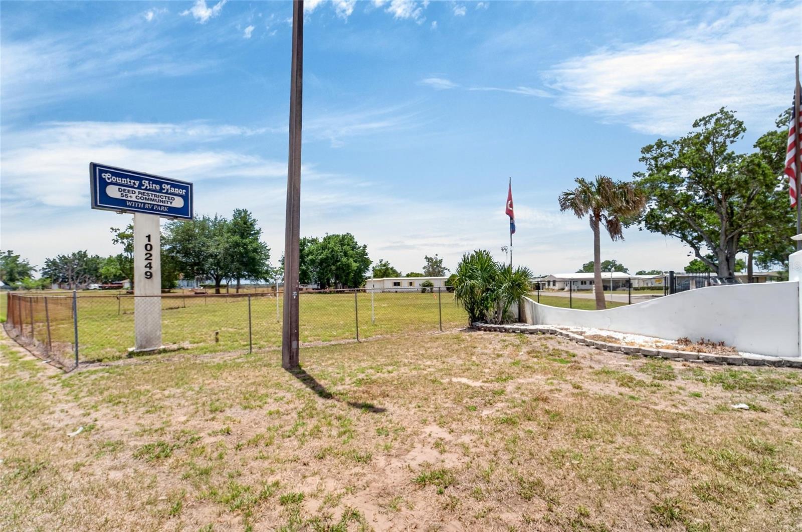 10039 STERLING AVE, DADE CITY, FL, 33525