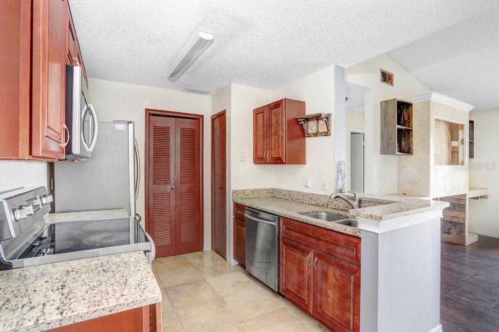 2030 CASCADES BLVD #302, KISSIMMEE, FL, 34741