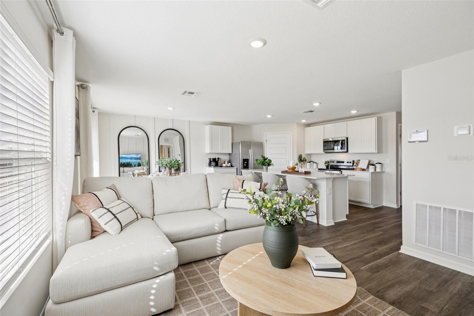 215 SKYFIELD CT, LADY LAKE, FL, 32159