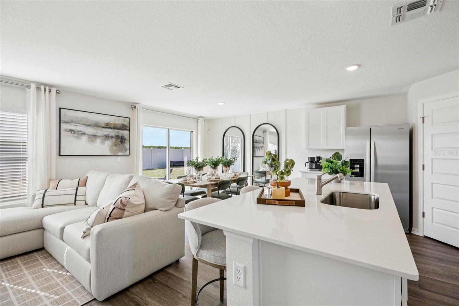 215 SKYFIELD CT, LADY LAKE, FL, 32159