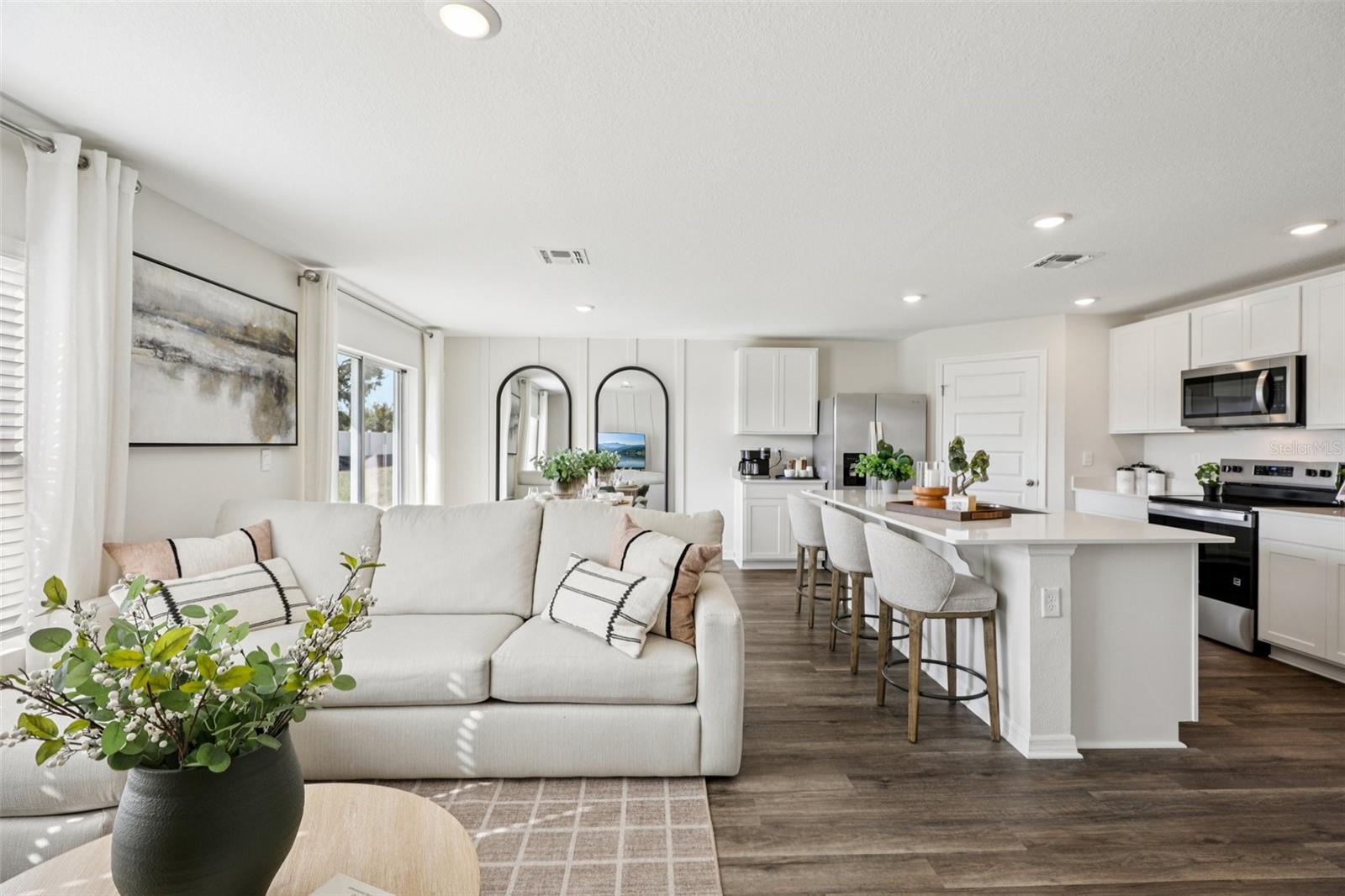 215 SKYFIELD CT, LADY LAKE, FL, 32159