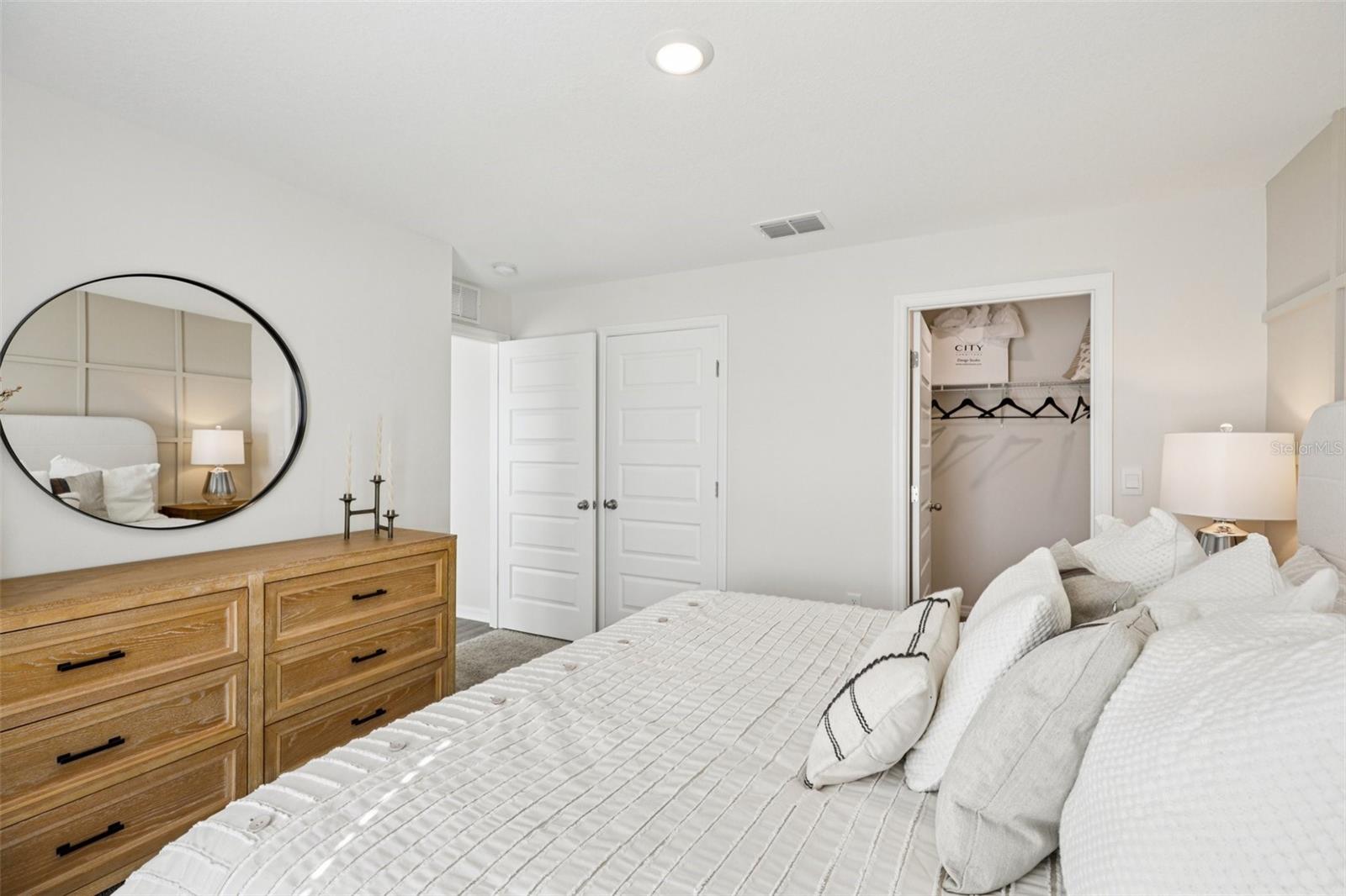 215 SKYFIELD CT, LADY LAKE, FL, 32159