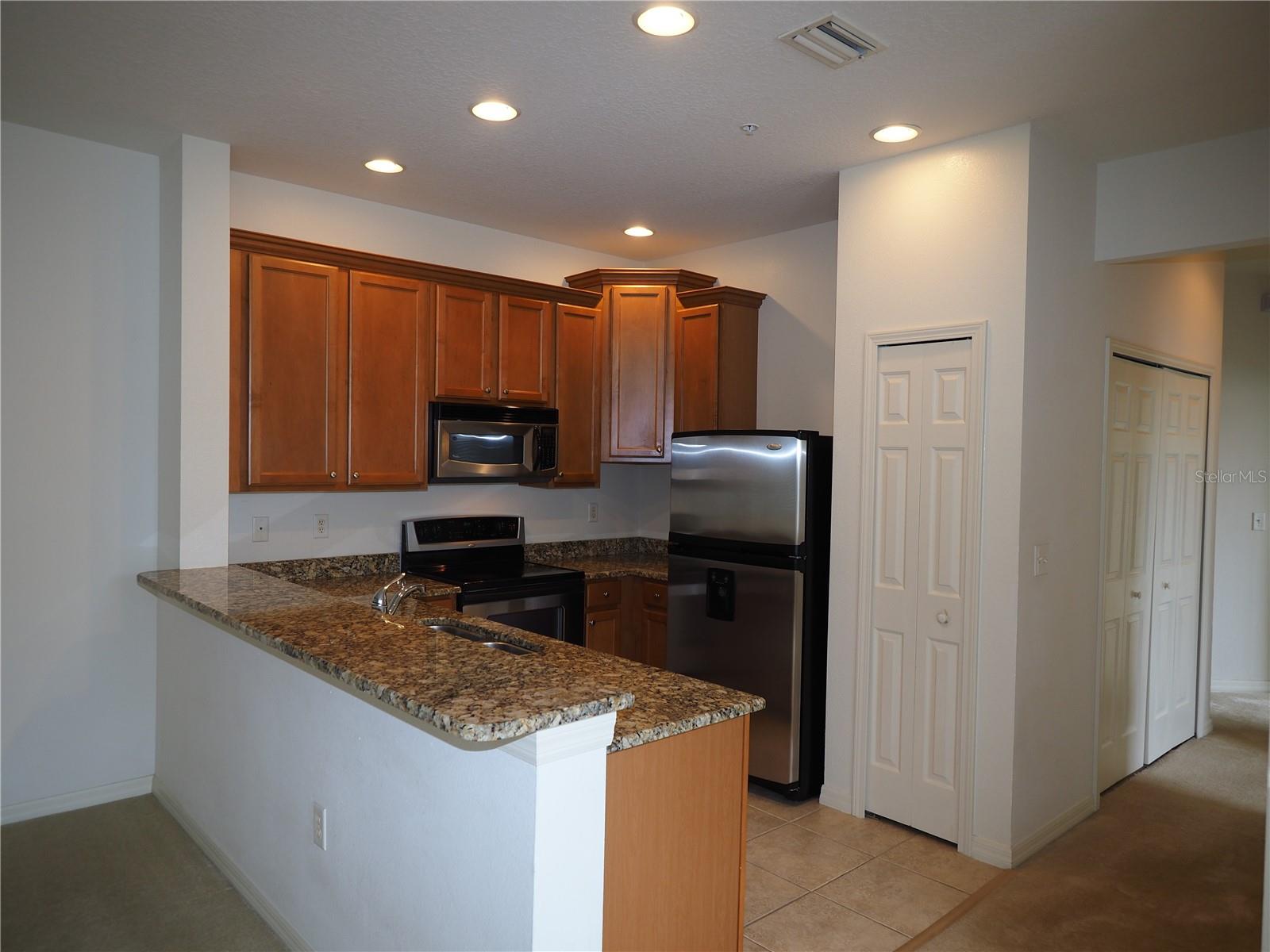 3617 PARKRIDGE CIR #11-202, SARASOTA, FL, 34243
