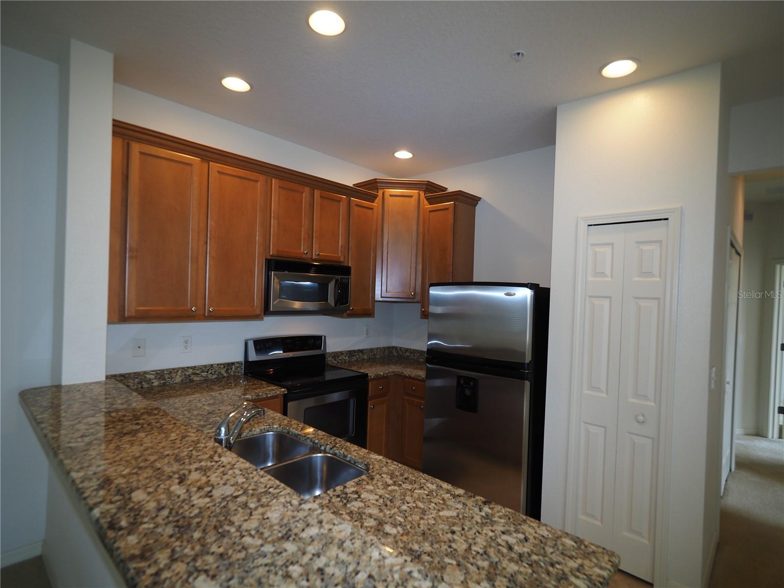 3617 PARKRIDGE CIR #11-202, SARASOTA, FL, 34243