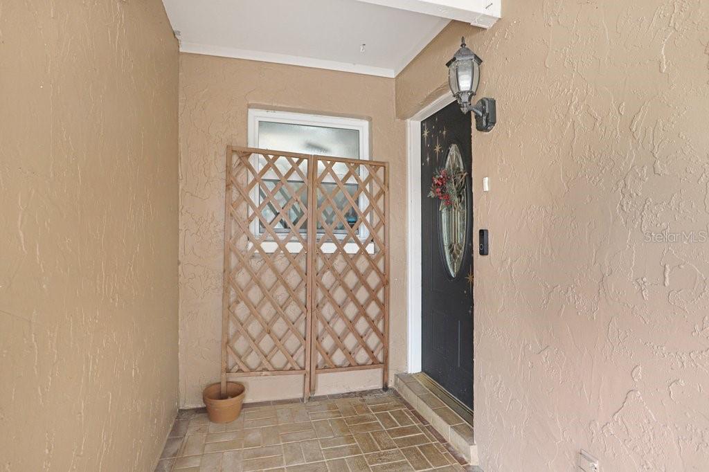 1204 LADY GUINEVERE DR, VALRICO, FL, 33594
