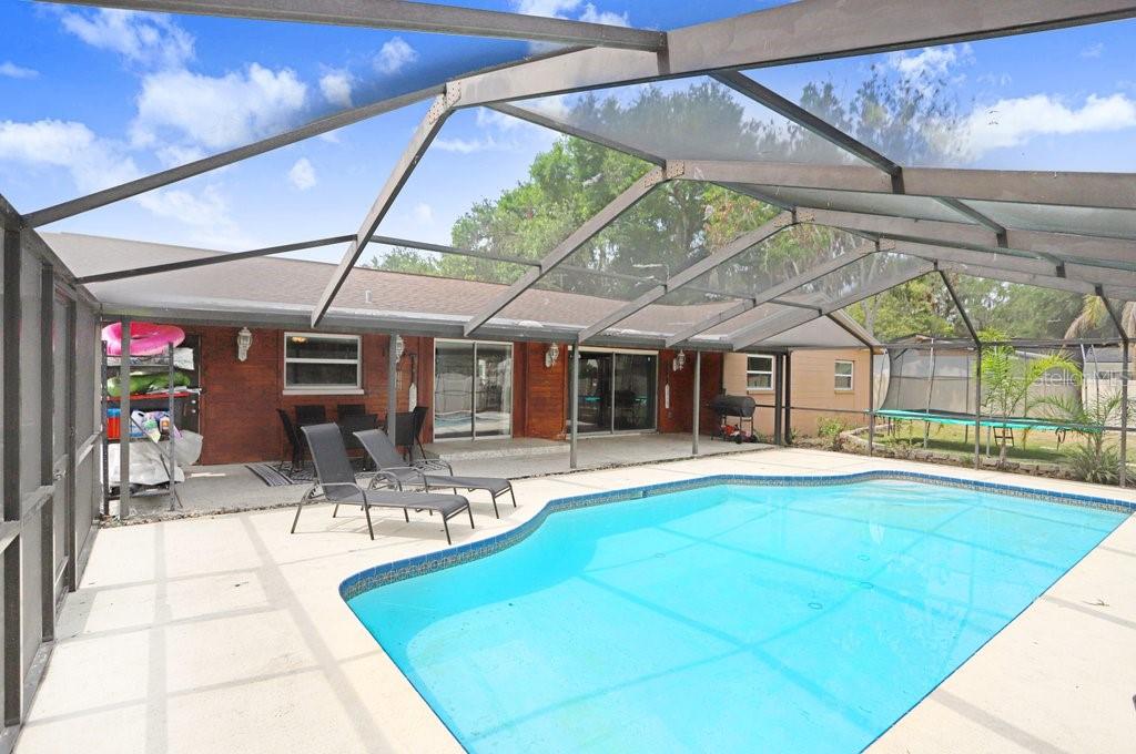 1204 LADY GUINEVERE DR, VALRICO, FL, 33594