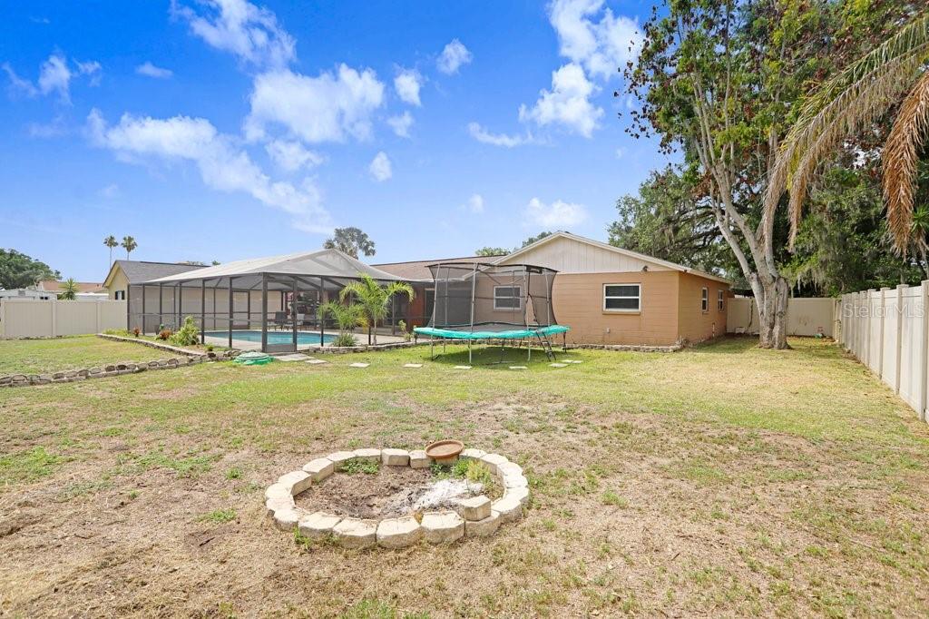 1204 LADY GUINEVERE DR, VALRICO, FL, 33594