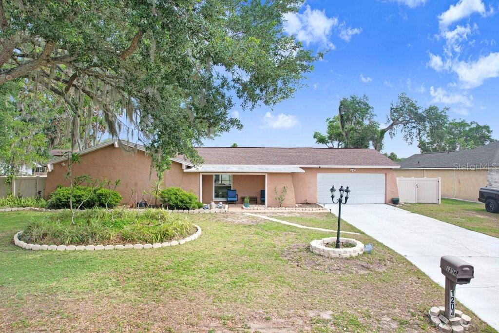 1204 LADY GUINEVERE DR, VALRICO, FL, 33594