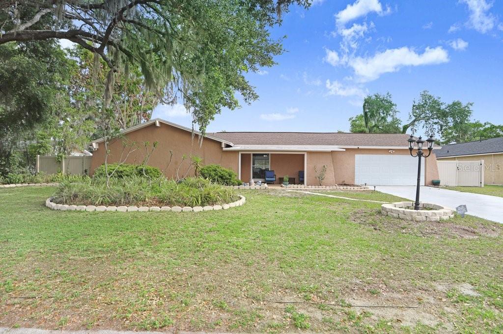 1204 LADY GUINEVERE DR, VALRICO, FL, 33594