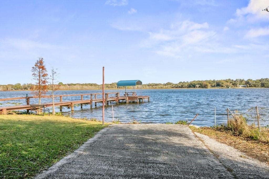 1204 LADY GUINEVERE DR, VALRICO, FL, 33594