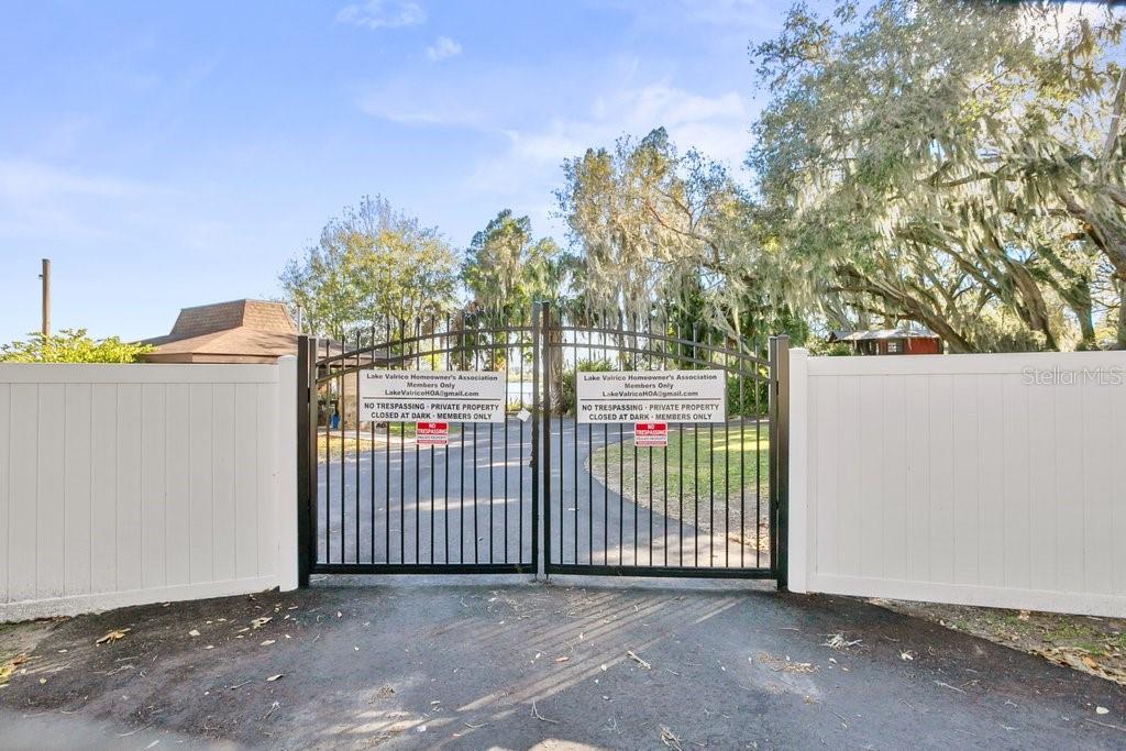 1204 LADY GUINEVERE DR, VALRICO, FL, 33594