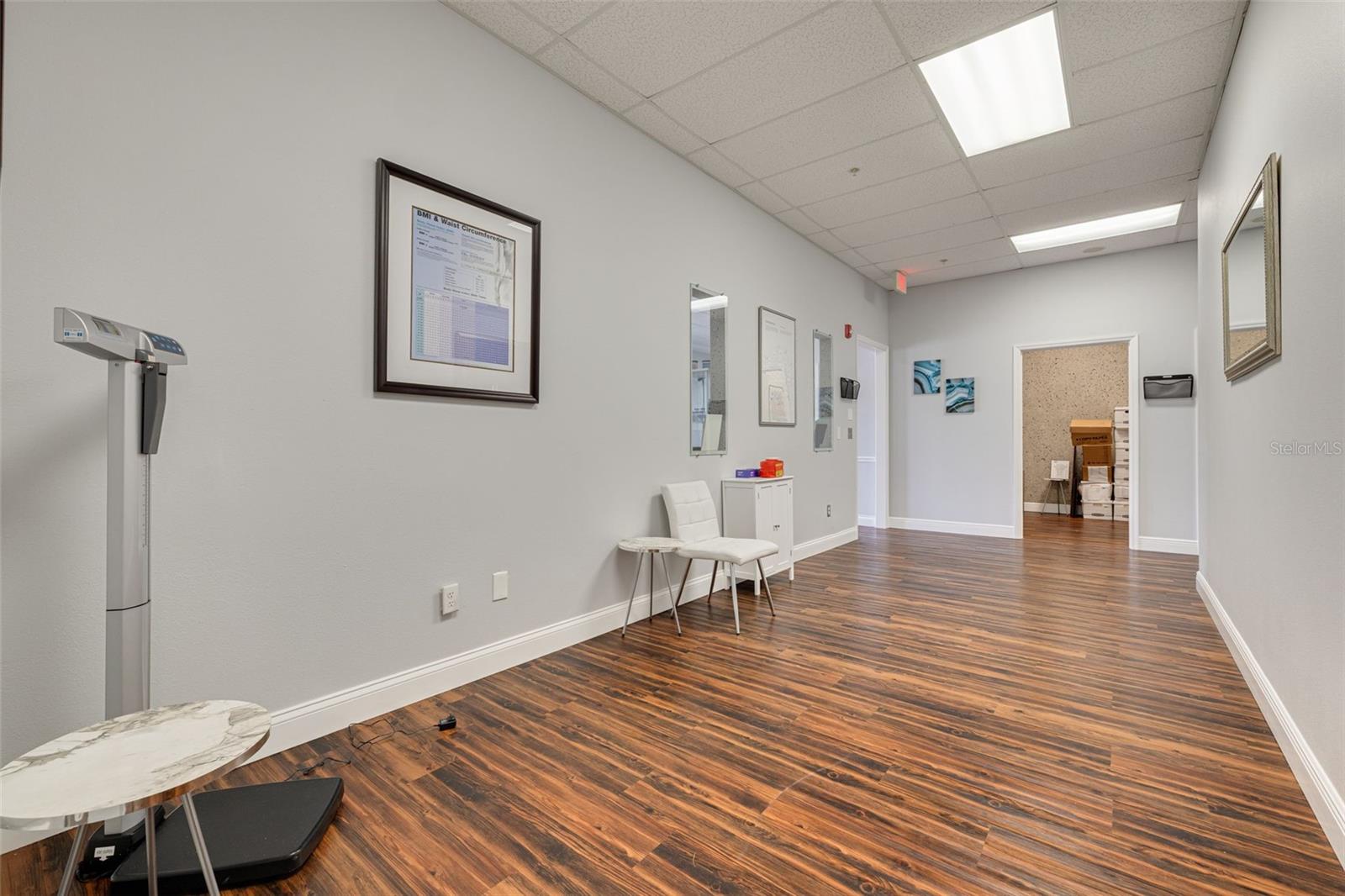 1033 W BAY DR, LARGO, FL, 33770