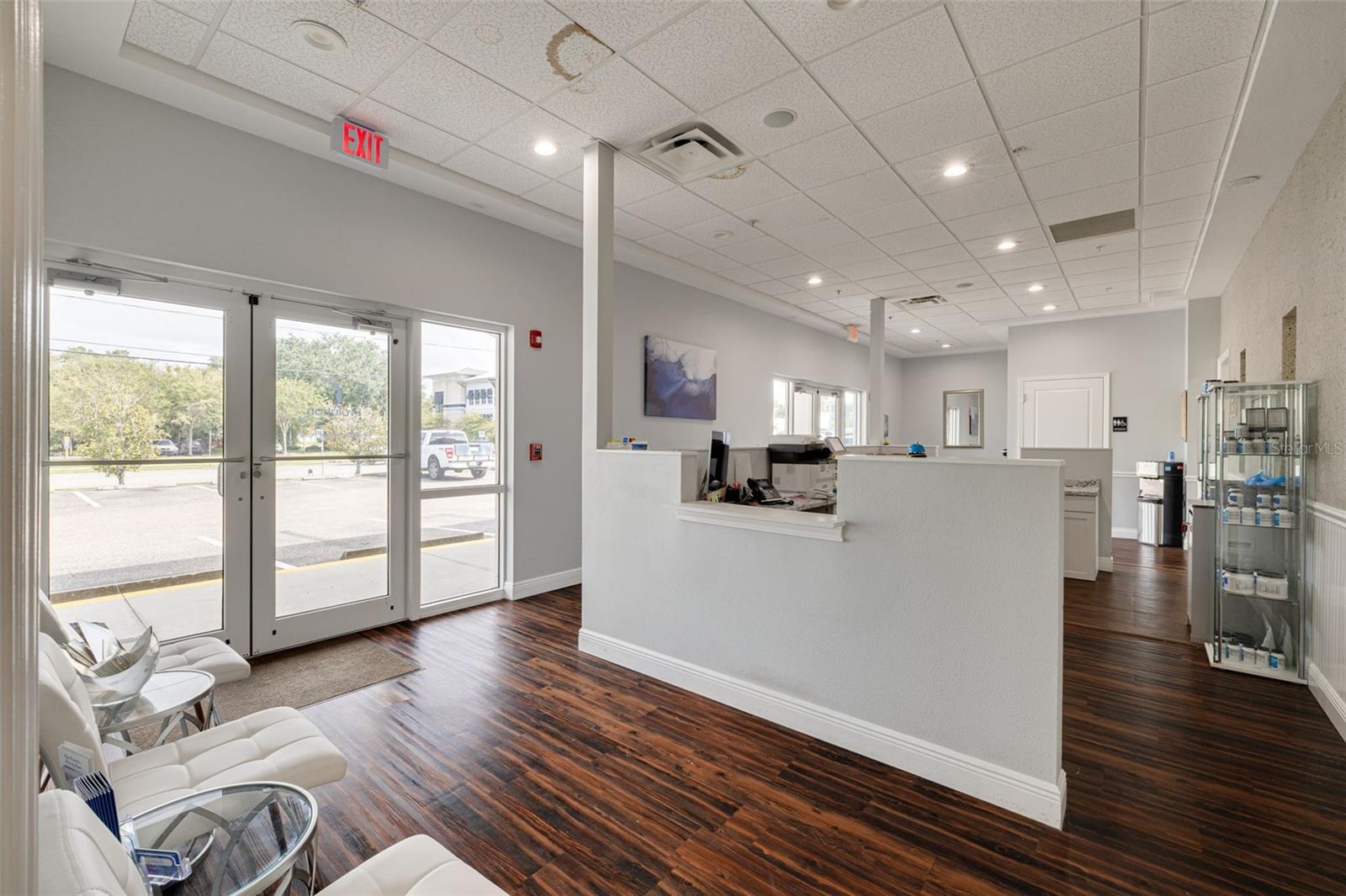1033 W BAY DR, LARGO, FL, 33770