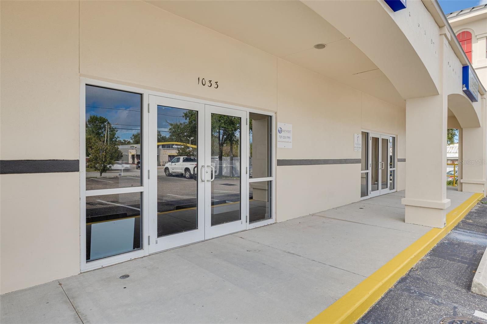 1033 W BAY DR, LARGO, FL, 33770