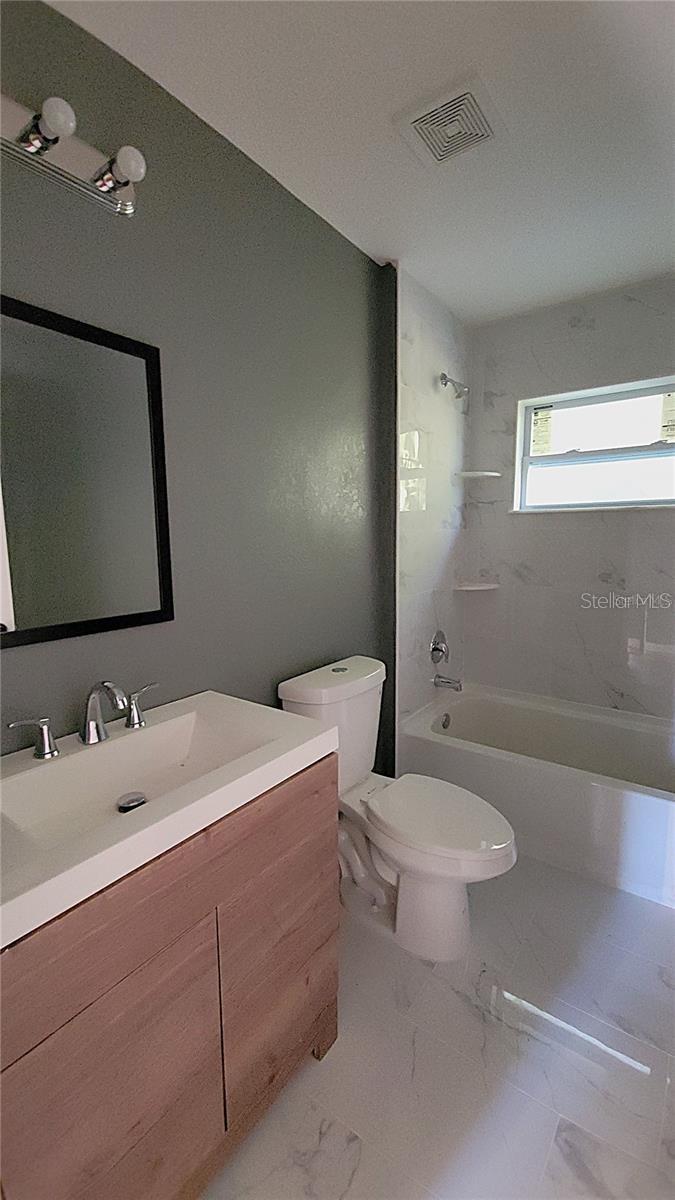 1025 N CLARA AVE, DELAND, FL, 32720