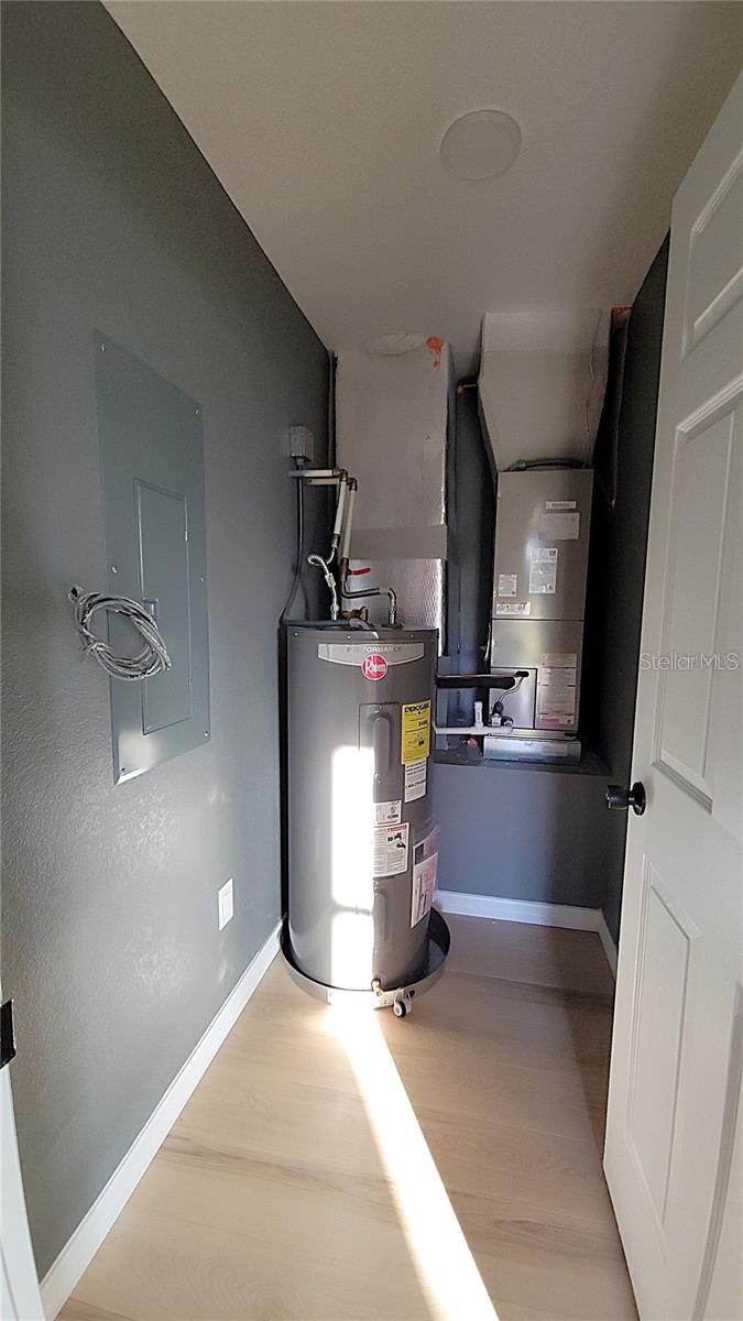 1025 N CLARA AVE, DELAND, FL, 32720