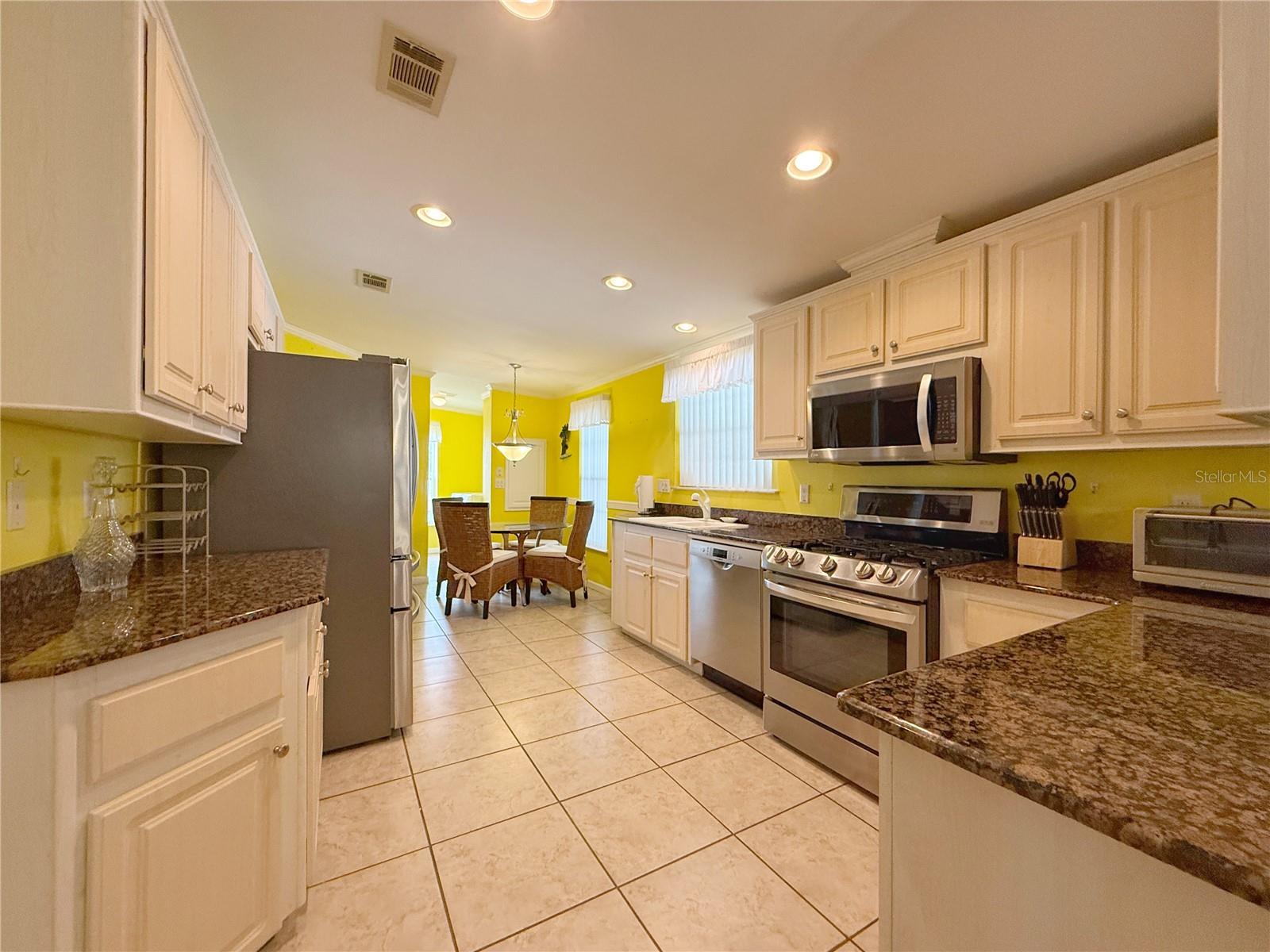 194 S PORT ROYAL LN, APOLLO BEACH, FL, 33572