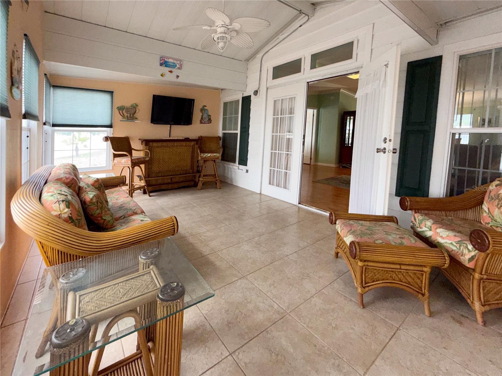 194 S PORT ROYAL LN, APOLLO BEACH, FL, 33572