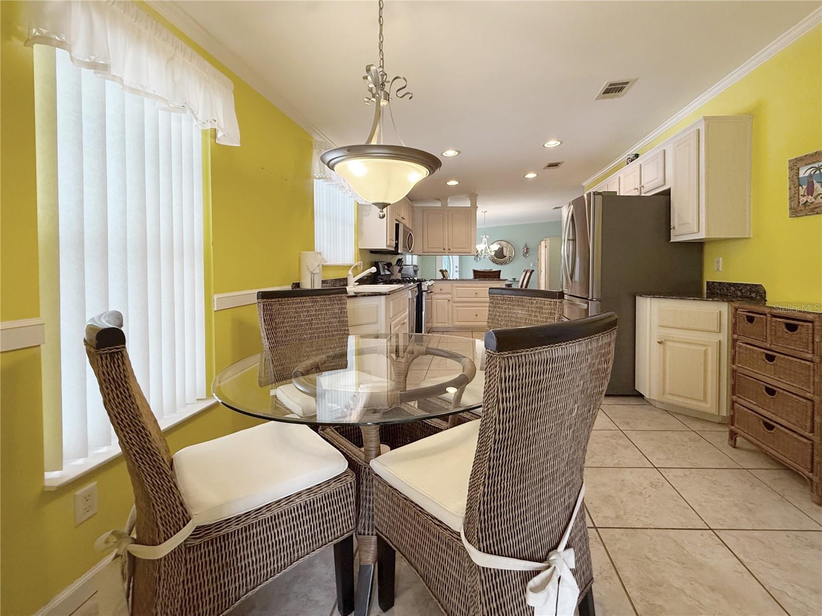 194 S PORT ROYAL LN, APOLLO BEACH, FL, 33572