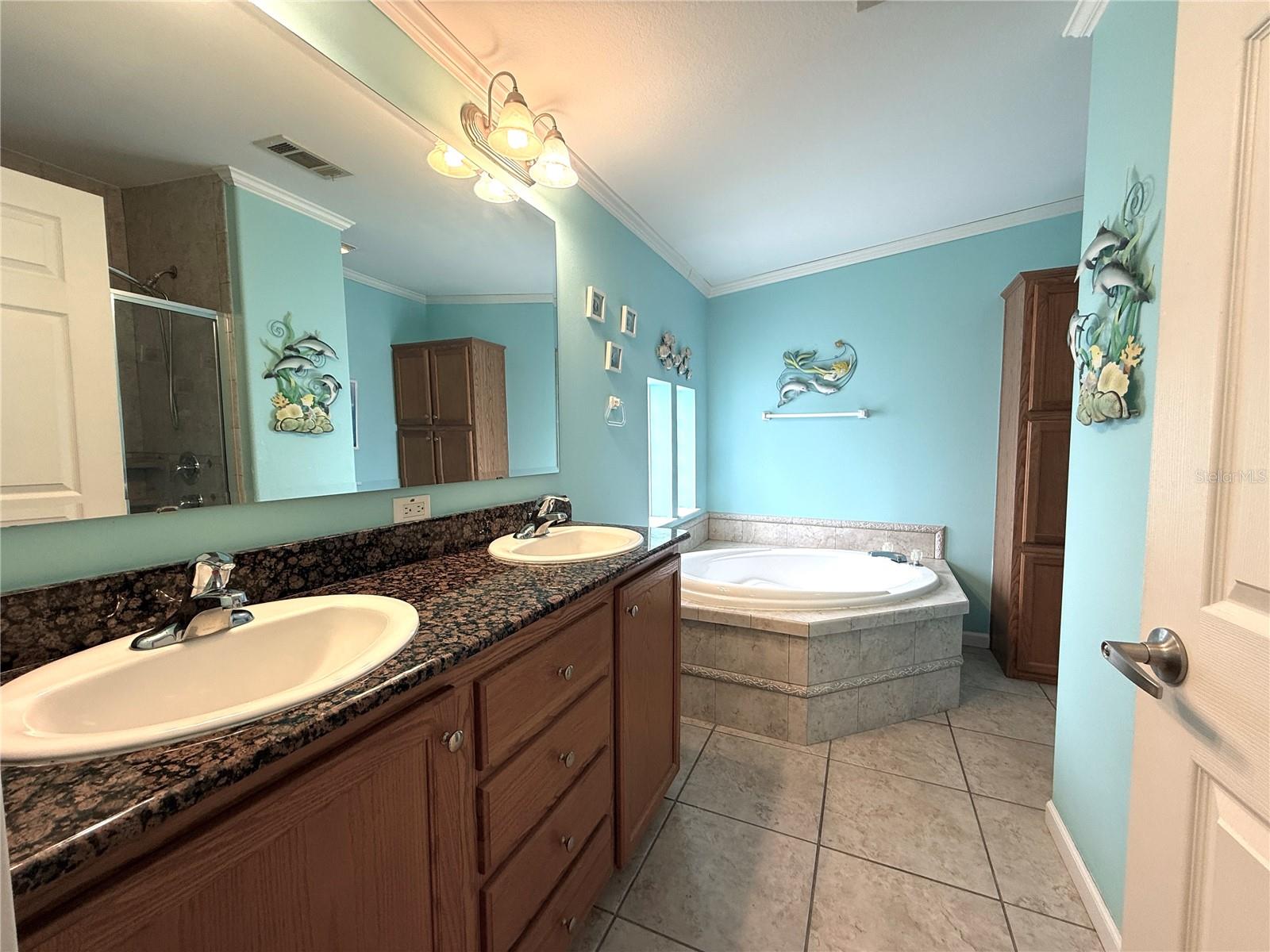194 S PORT ROYAL LN, APOLLO BEACH, FL, 33572