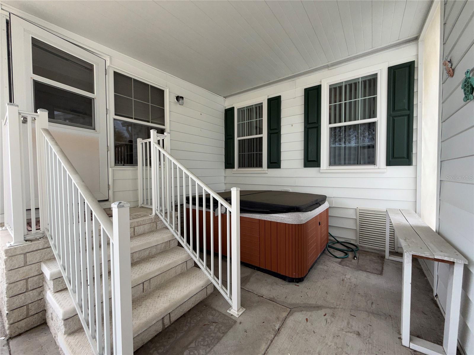 194 S PORT ROYAL LN, APOLLO BEACH, FL, 33572