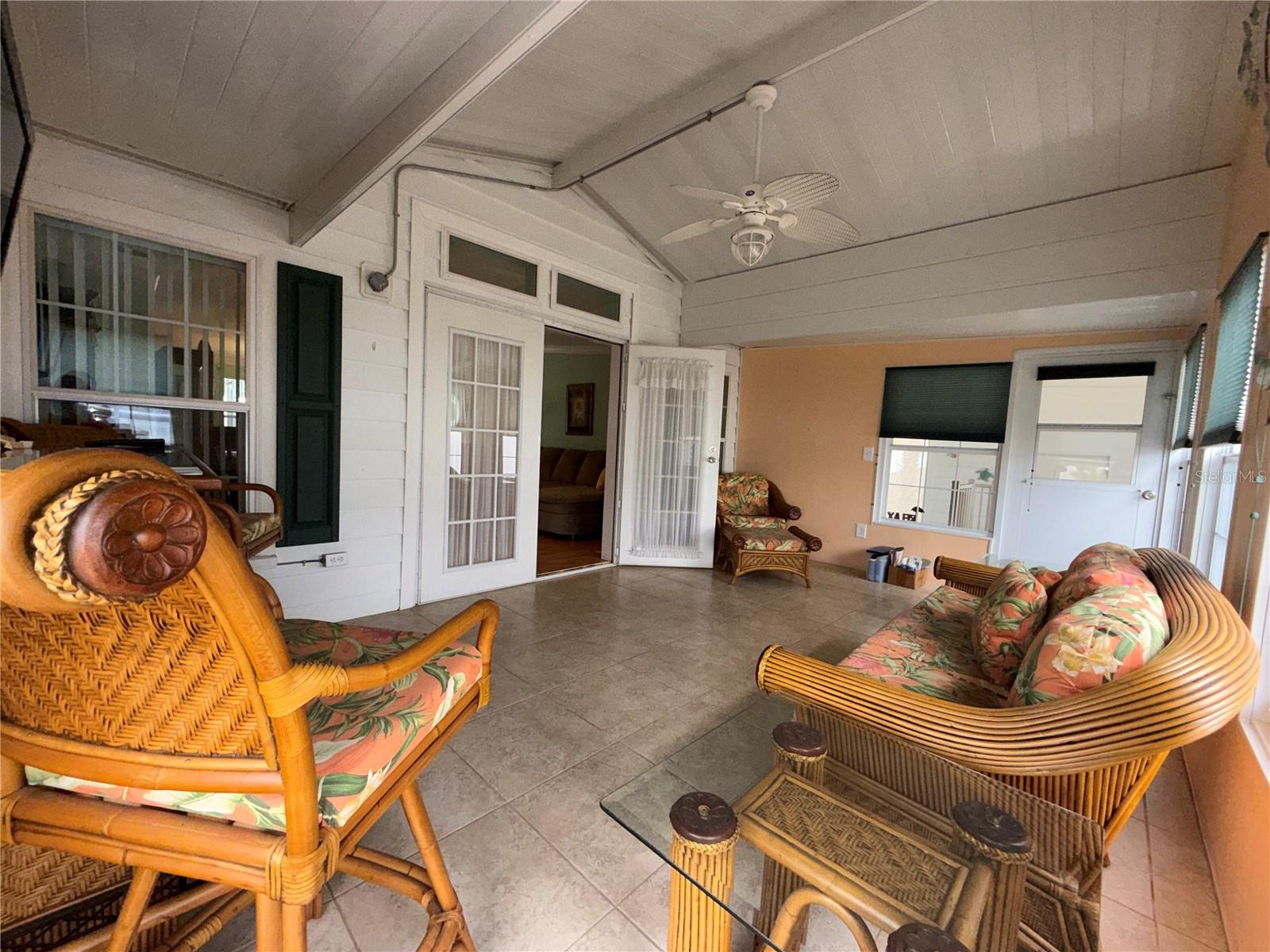 194 S PORT ROYAL LN, APOLLO BEACH, FL, 33572
