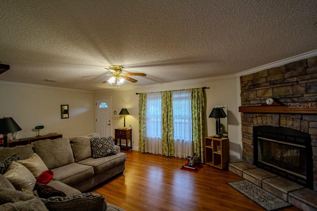 141 SE MAID MARION LN, HIGH SPRINGS, FL, 32643