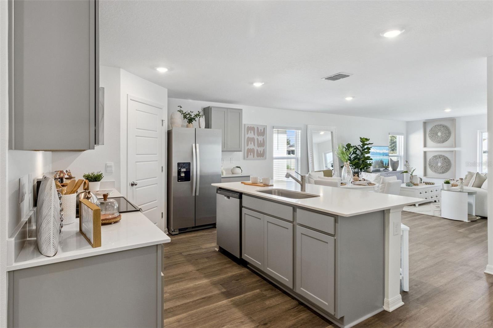 219 SKYFIELD CT, LADY LAKE, FL, 32159