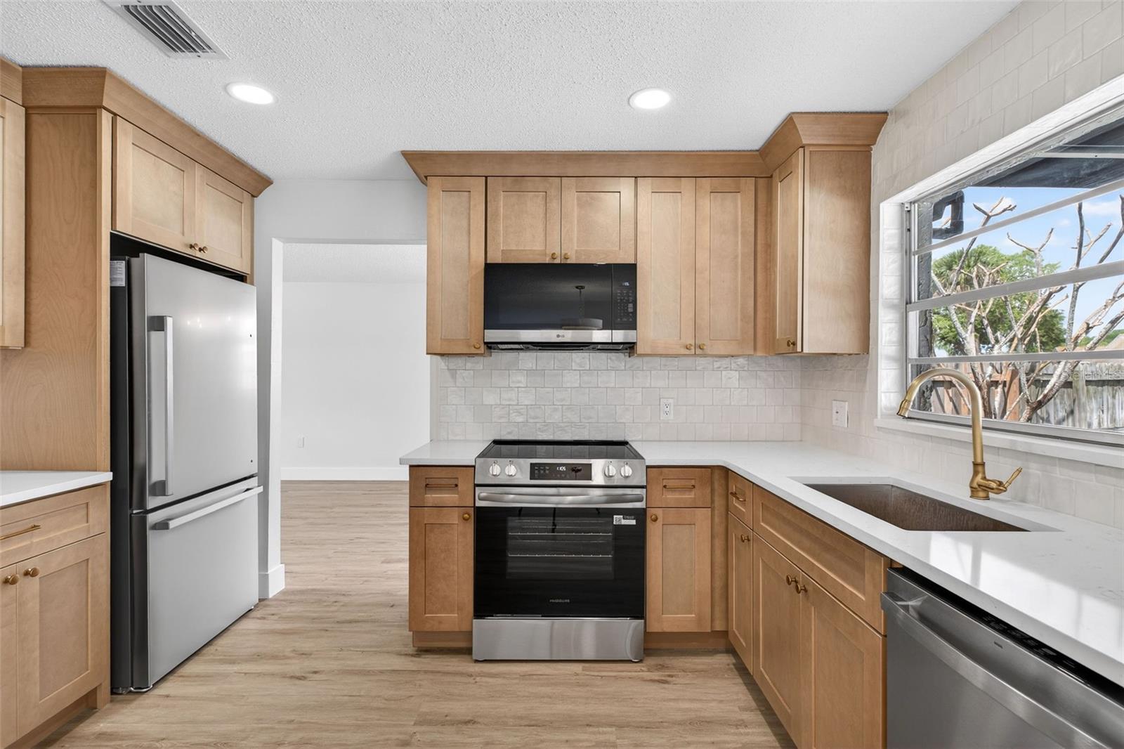 180 FLORIDA BLVD, MERRITT ISLAND, FL, 32953