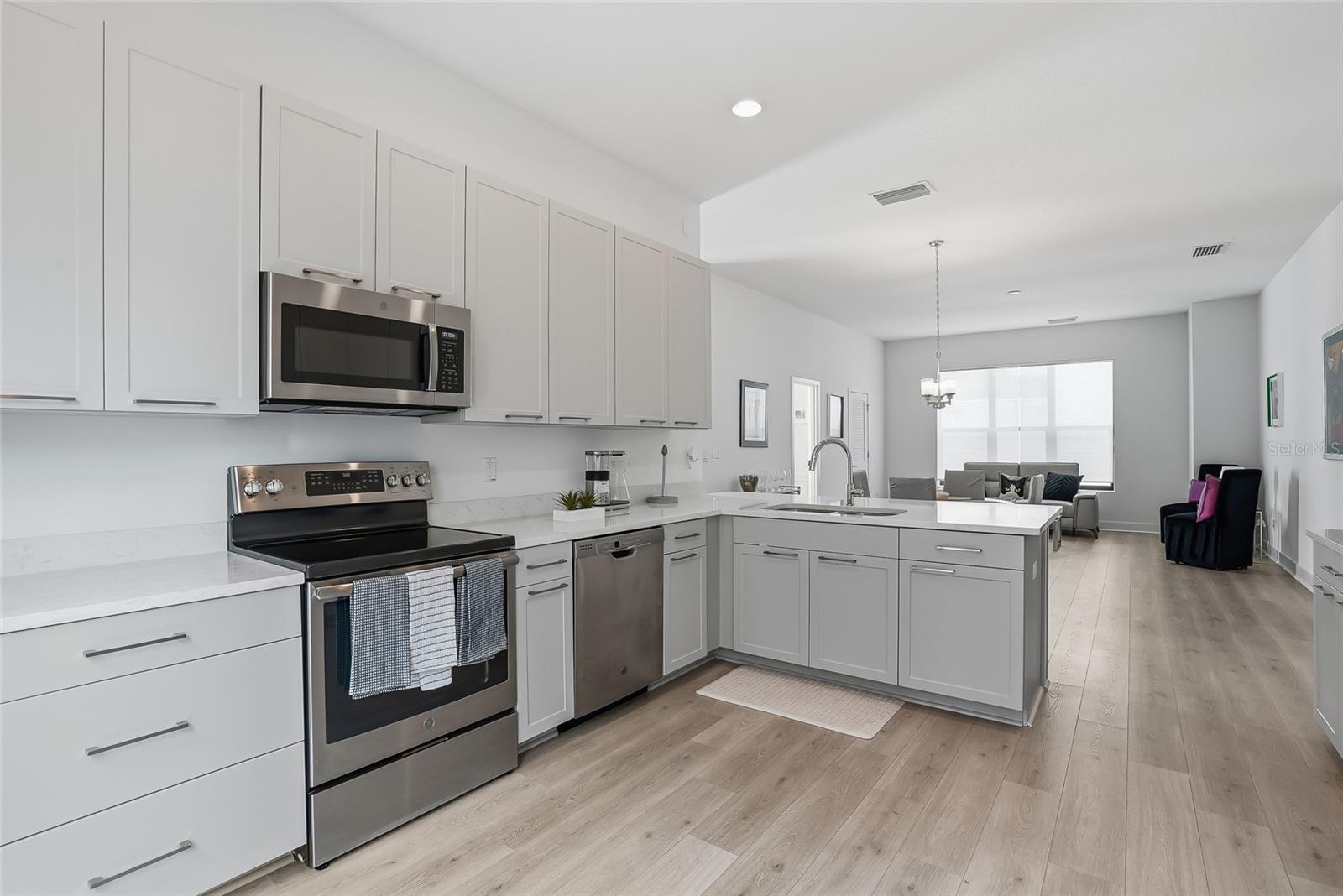 4810 W MCELROY AVE #30, TAMPA, FL, 33611