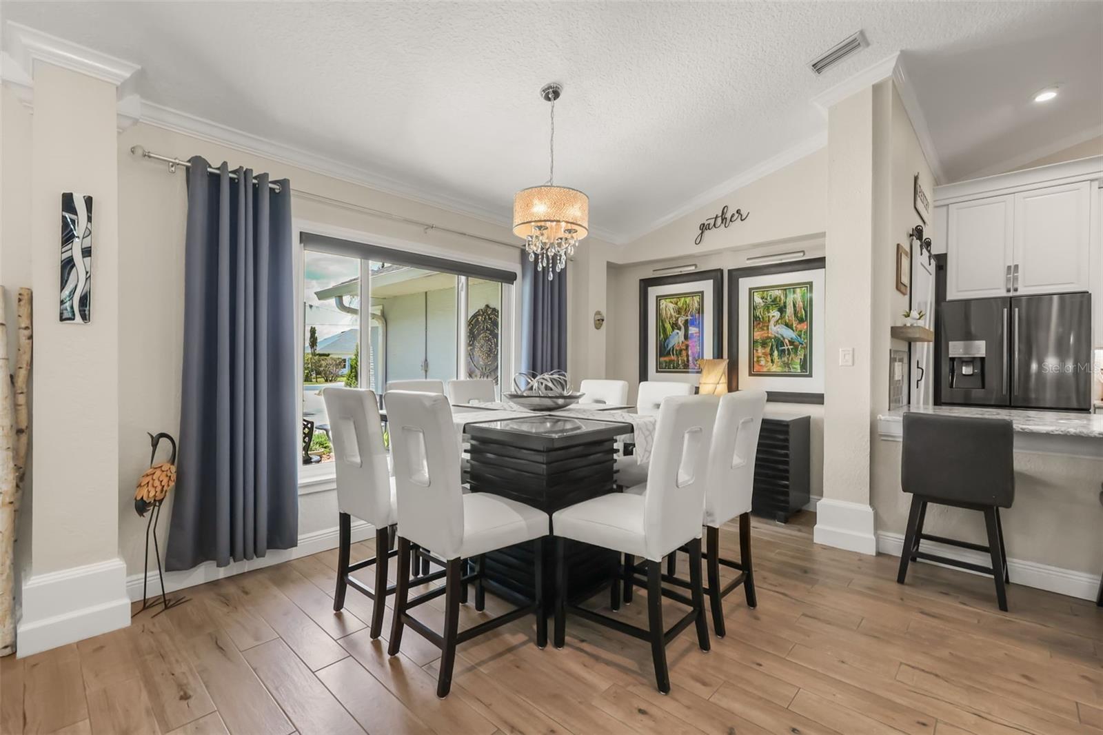 33000 LAKESHORE DR, TAVARES, FL, 32778