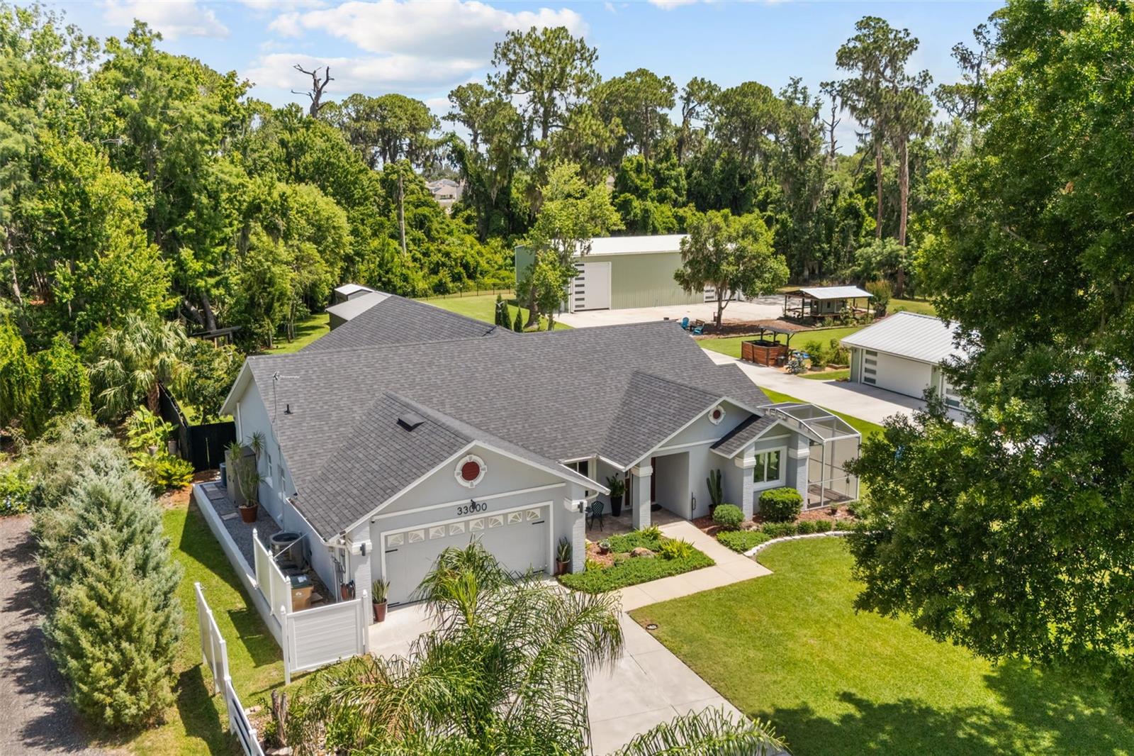 33000 LAKESHORE DR, TAVARES, FL, 32778