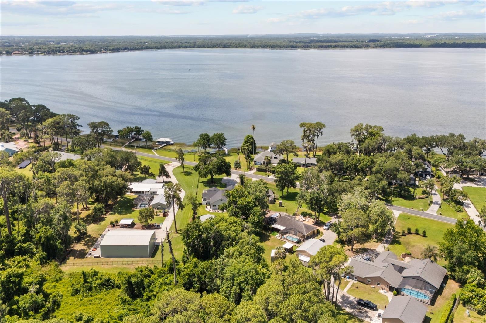33000 LAKESHORE DR, TAVARES, FL, 32778