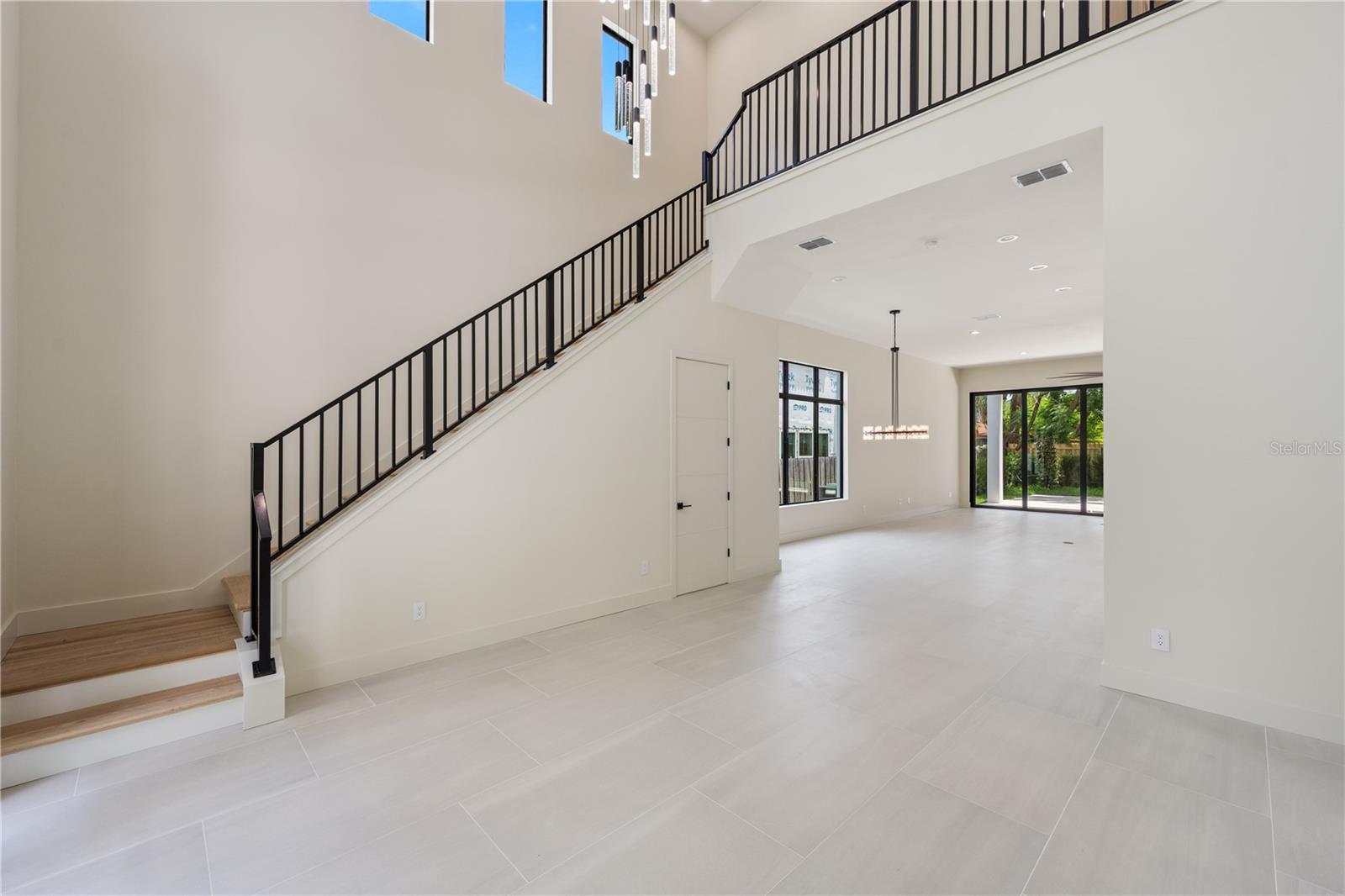 737 N SUMMERLIN AVE, ORLANDO, FL, 32803
