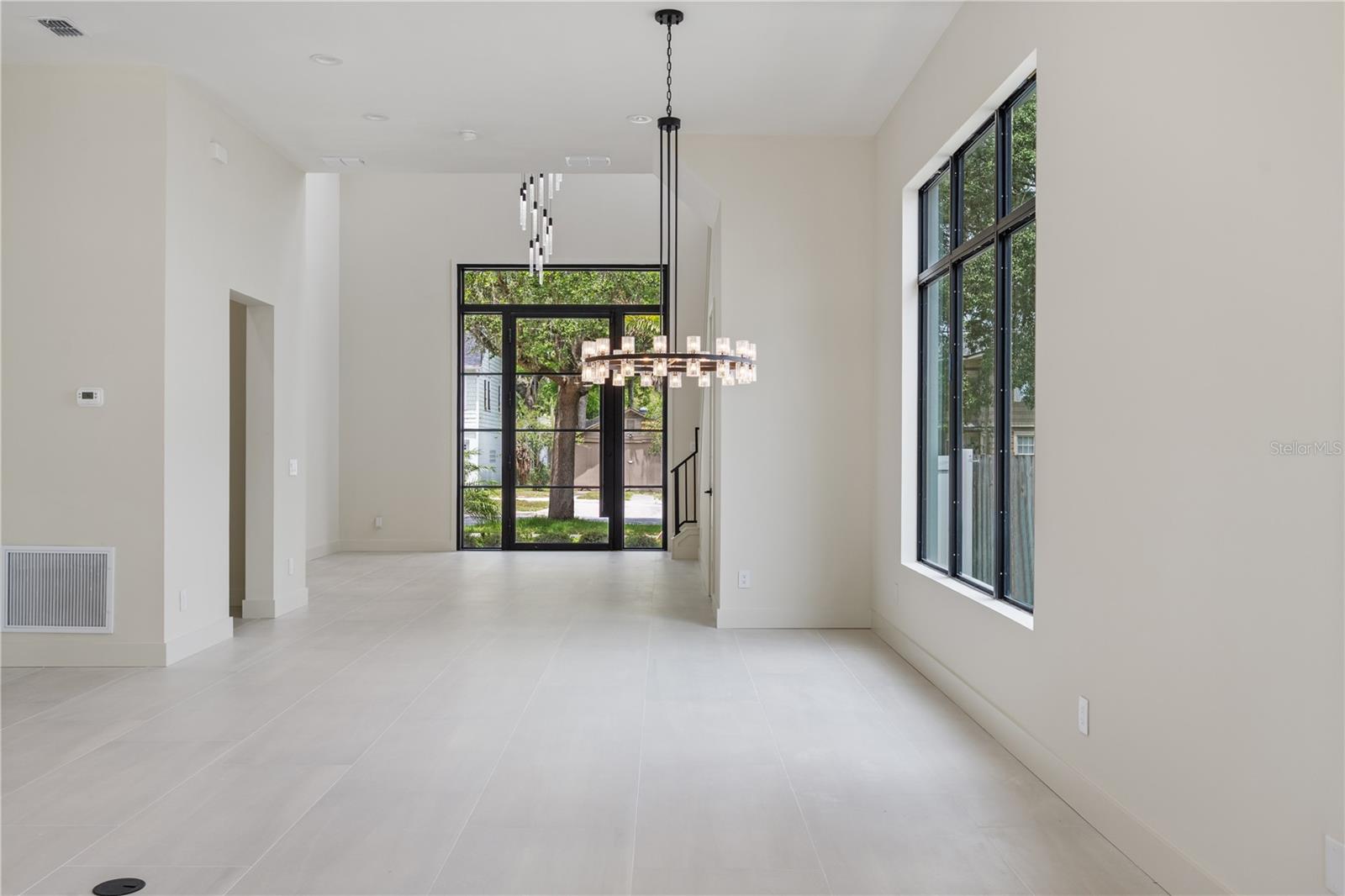 737 N SUMMERLIN AVE, ORLANDO, FL, 32803