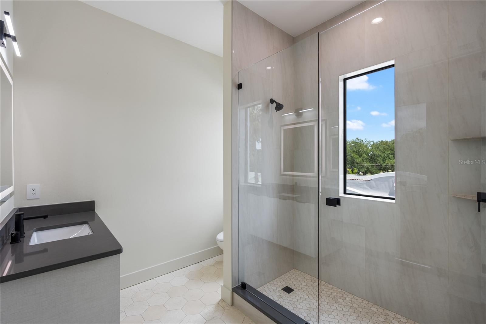737 N SUMMERLIN AVE, ORLANDO, FL, 32803
