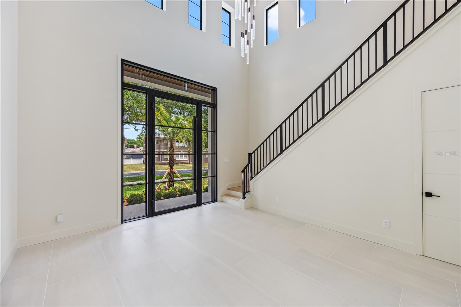 737 N SUMMERLIN AVE, ORLANDO, FL, 32803