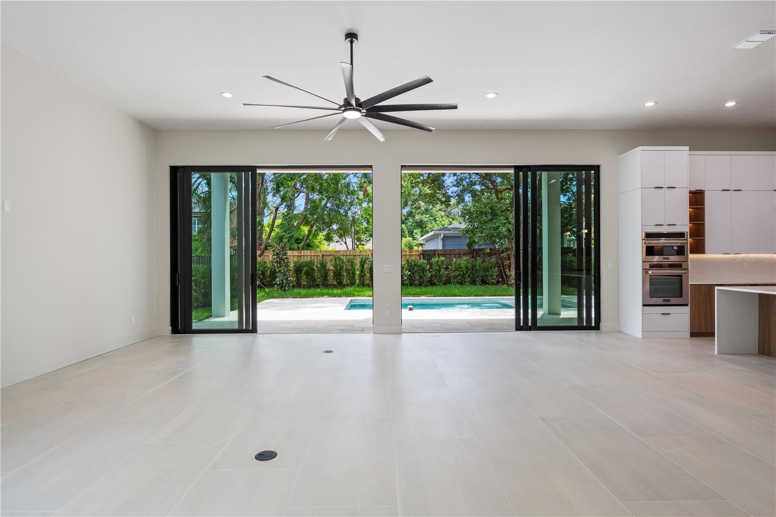 737 N SUMMERLIN AVE, ORLANDO, FL, 32803