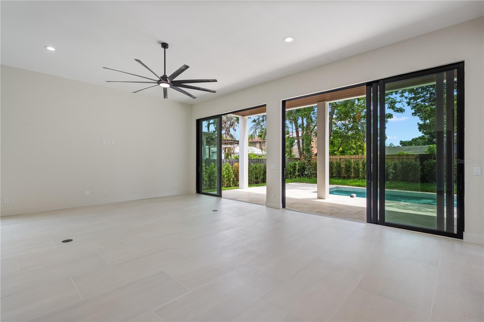 737 N SUMMERLIN AVE, ORLANDO, FL, 32803