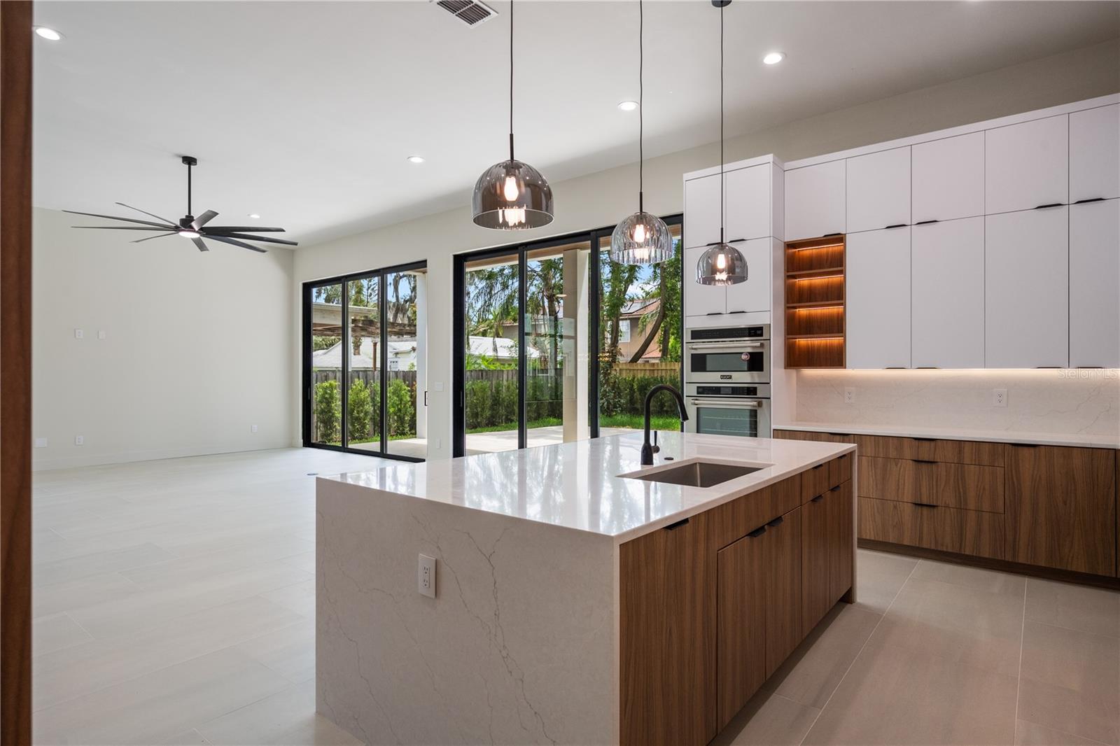737 N SUMMERLIN AVE, ORLANDO, FL, 32803