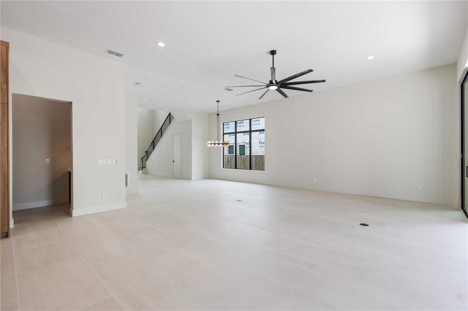 737 N SUMMERLIN AVE, ORLANDO, FL, 32803