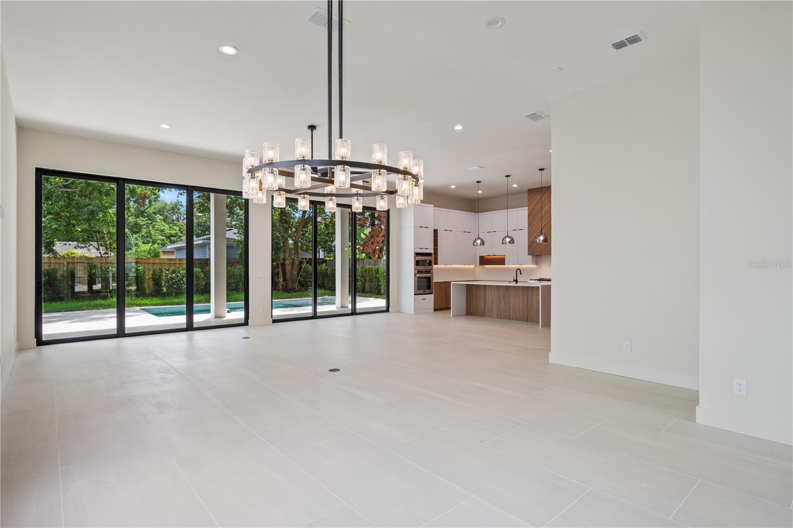 737 N SUMMERLIN AVE, ORLANDO, FL, 32803